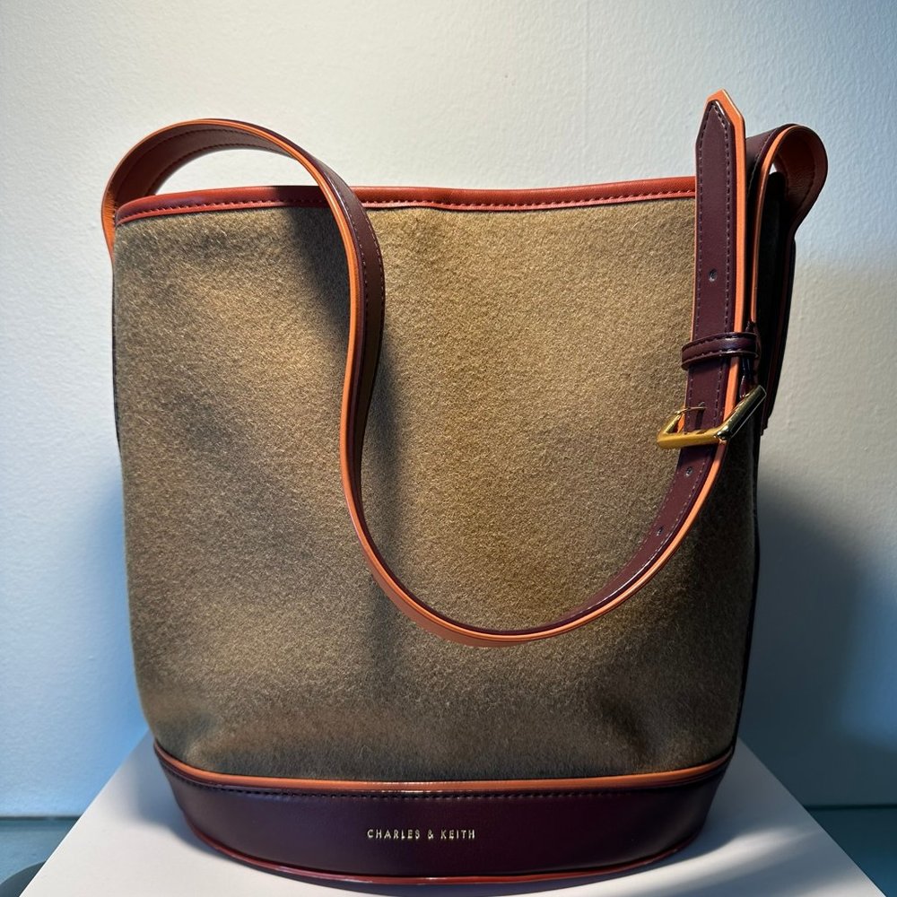 CHARLES & KEITH SHOULDER BAG